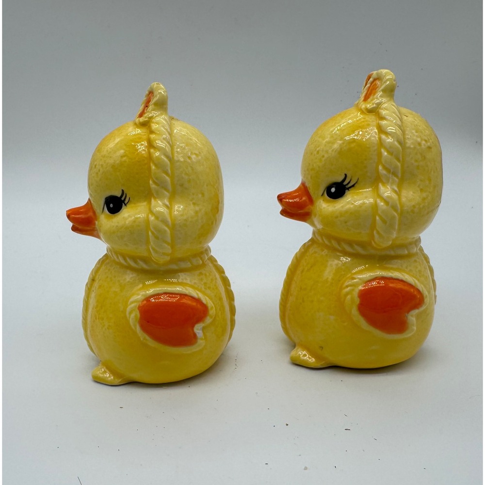 Vintage Ceramic Yellow Duck Salt and Pepper Shakers - Picture 2 of 9